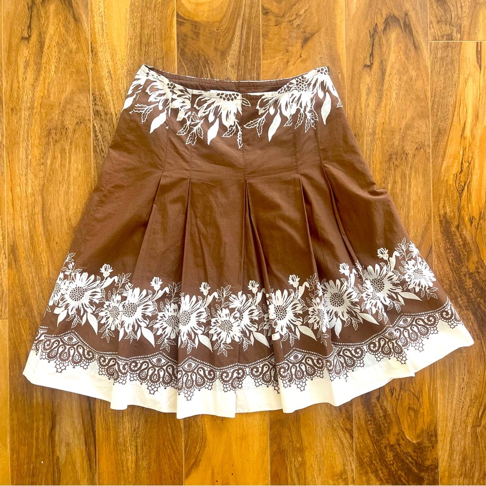 ANN TAYLOR LOFT PETITES  A-lined Pleated floral  skirt// Brown/White/cream / 00P
